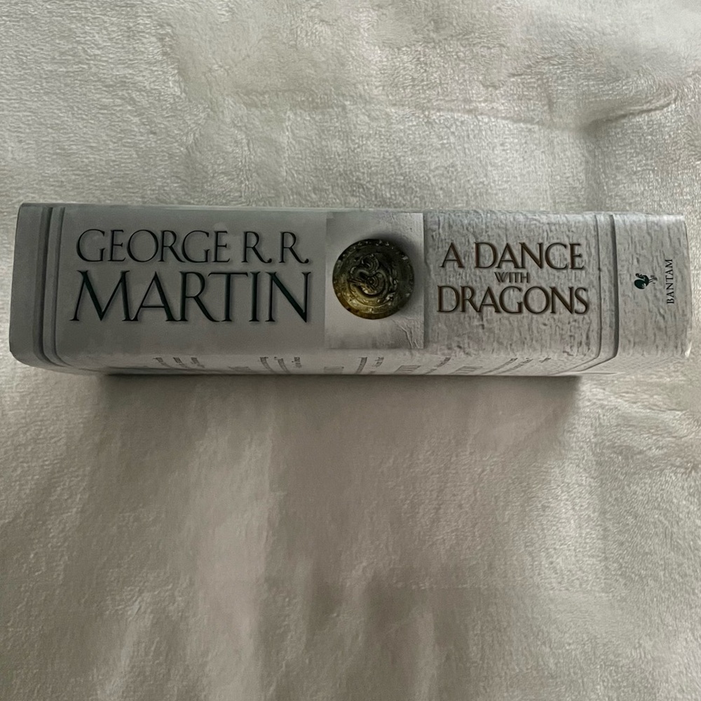 A Dance With Dragons by George R.R. Martin - Picture 4 of 5